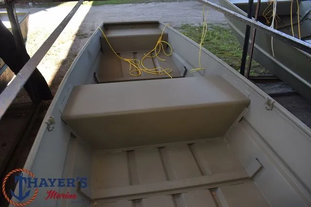 Slide: The Image of Tracker Grizzly 1436 Utility 2026 - 8