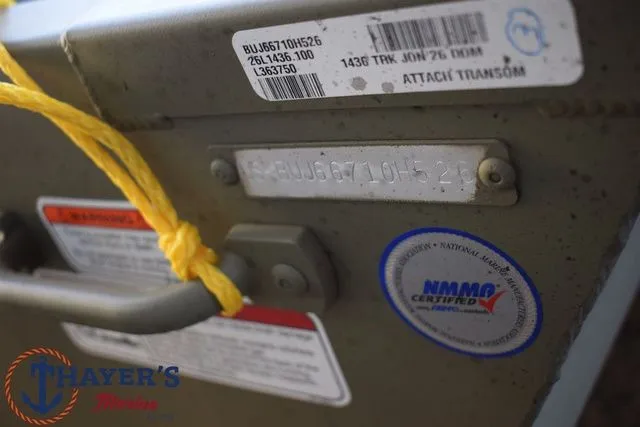 Slide: The Image of Tracker Grizzly 1436 Utility 2026 - 9