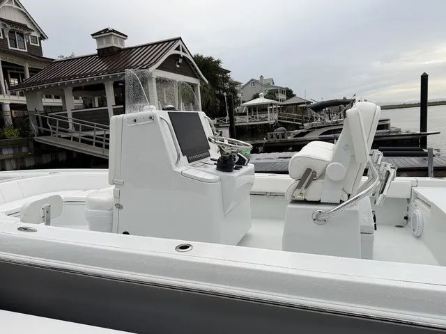 Slide: The Image of Contender 26 Bay 2024 - 10