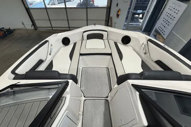 Slide: The Image of Yamaha AR195 2026 - 17