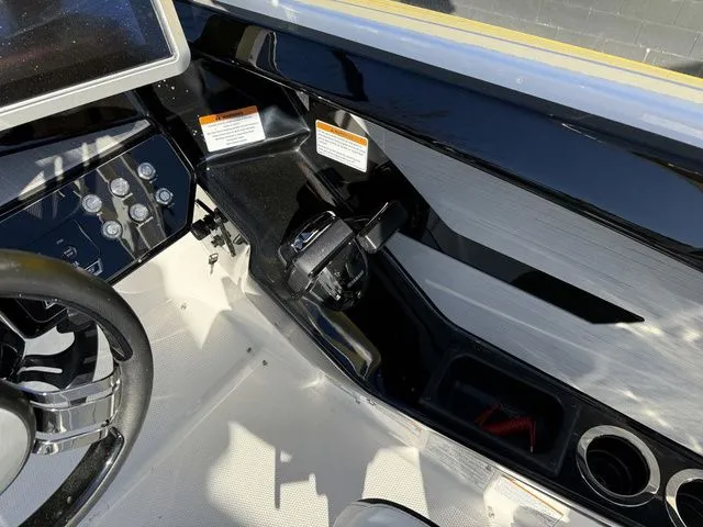 Slide: The Image of Yamaha 222SD 2026 - 17