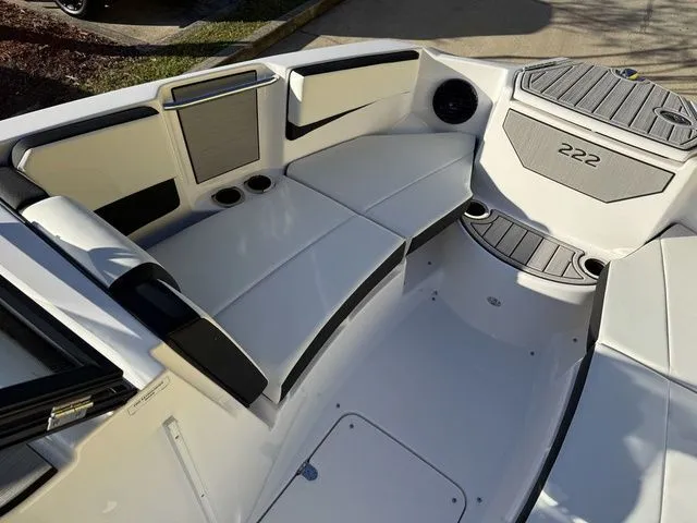 Slide: The Image of Yamaha 222SD 2026 - 27