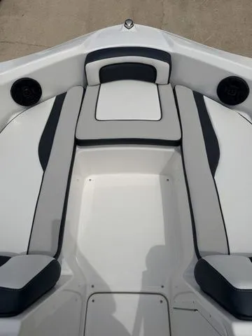 Slide: The Image of Yamaha SX195 2026 - 11