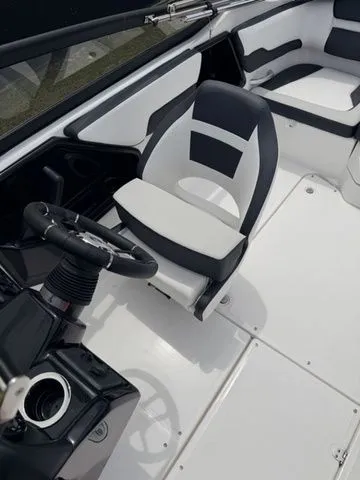 Slide: The Image of Yamaha SX195 2026 - 13