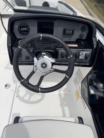 Slide: The Image of Yamaha SX195 2026 - 18