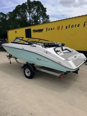 Slide: The Image of Yamaha SX195 2026 - 3