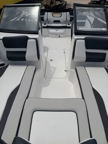 Slide: The Image of Yamaha SX195 2026 - 8