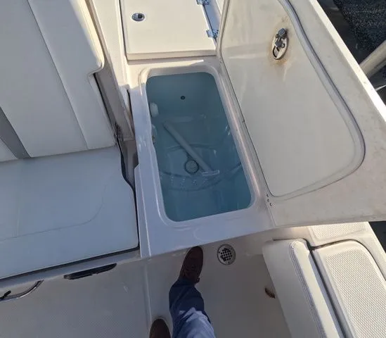 Slide: The Image of Robalo 266 Cayman 2023 - 15