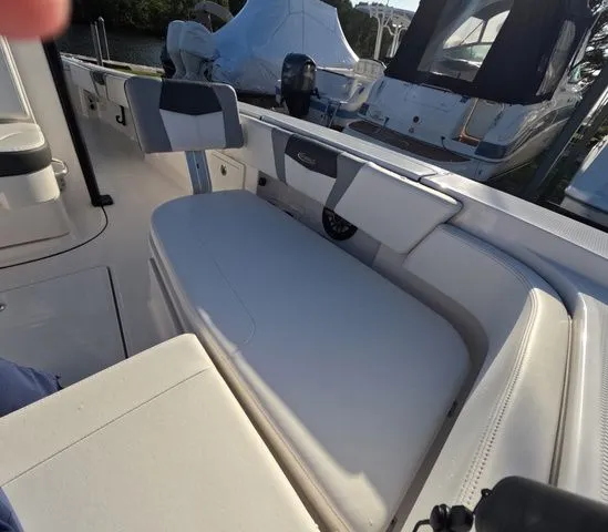 Slide: The Image of Robalo 266 Cayman 2023 - 34