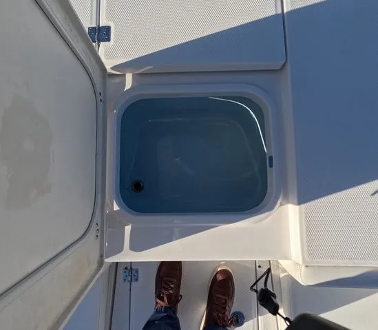 Slide: The Image of Robalo 266 Cayman 2023 - 36