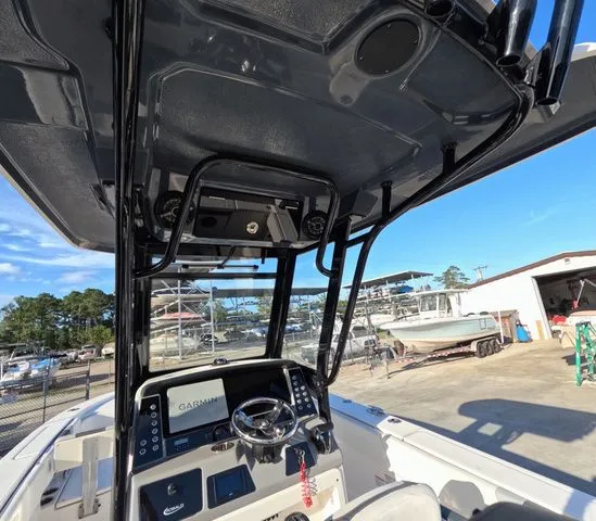 Slide: The Image of Robalo 266 Cayman 2023 - 47