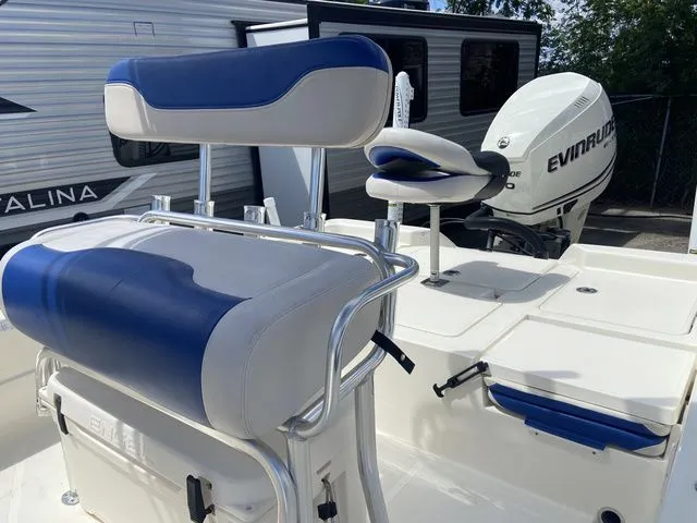 Slide: The Image of Skeeter SX240 2013 - 6