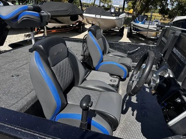 Slide: The Image of Caymas CX 20 2021 - 10