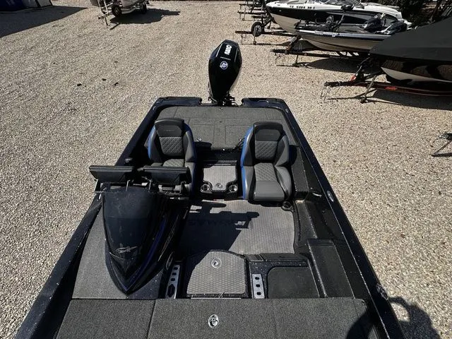 Slide: The Image of Caymas CX 20 2021 - 13