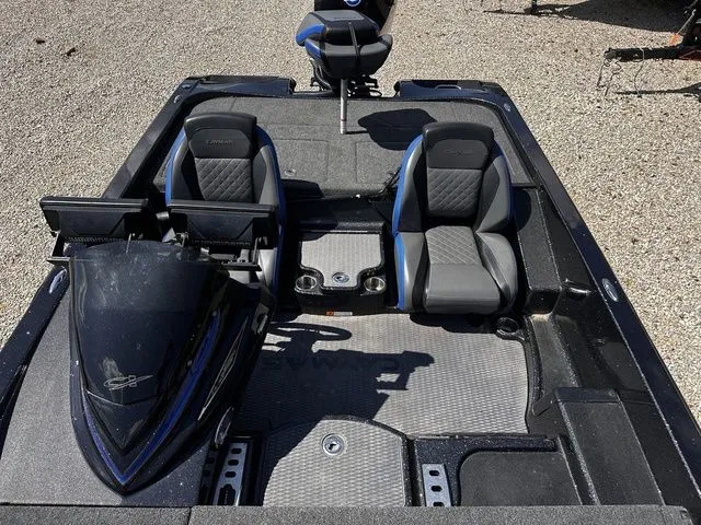 Slide: The Image of Caymas CX 20 2021 - 16