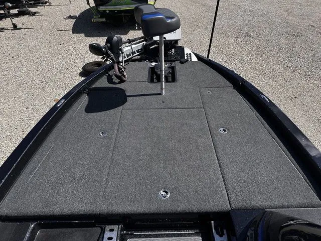 Slide: The Image of Caymas CX 20 2021 - 17