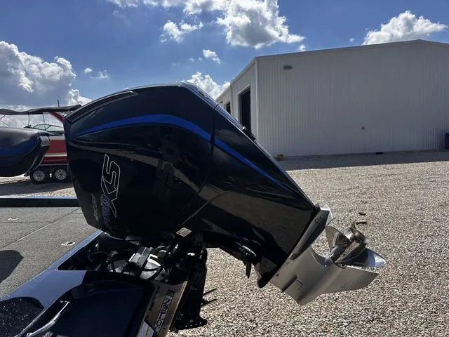 Slide: The Image of Caymas CX 20 2021 - 19