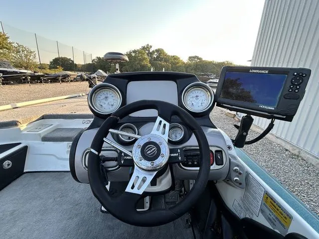 Slide: The Image of Nitro Z9 SC 2010 - 15