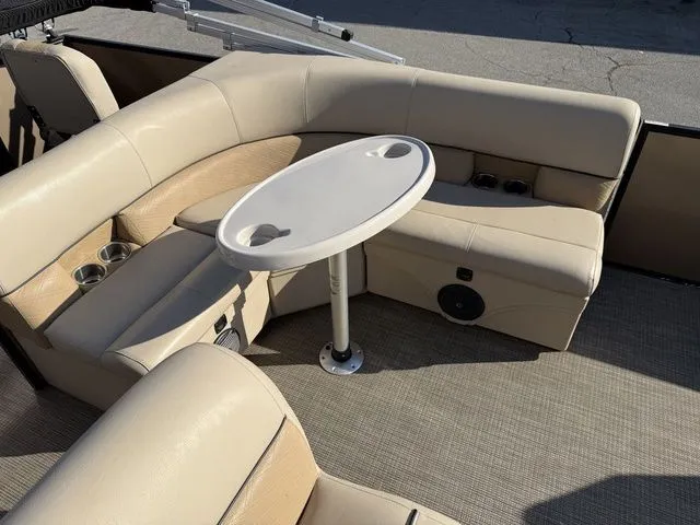 Slide: The Image of Bentley Pontoons 220 Fish 4 Point 2020 - 23