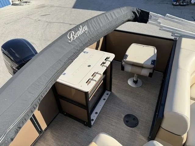 Slide: The Image of Bentley Pontoons 220 Fish 4 Point 2020 - 25