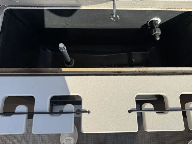 Slide: The Image of Bentley Pontoons 220 Fish 4 Point 2020 - 26