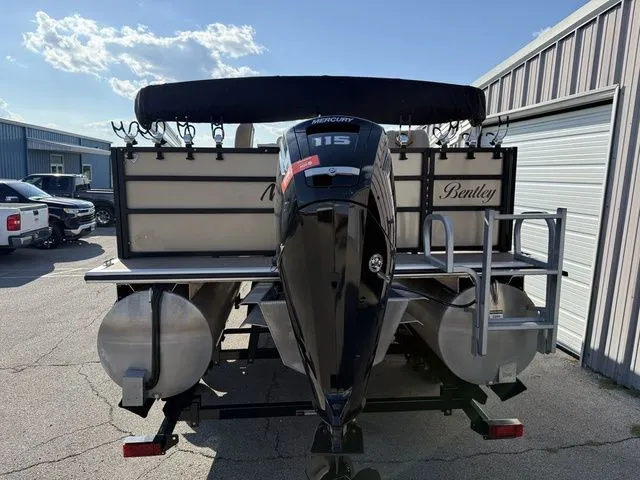 Slide: The Image of Bentley Pontoons 220 Fish 4 Point 2020 - 3