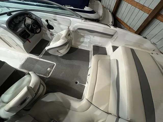 Slide: The Image of Chaparral 220 SSi 2006 - 7