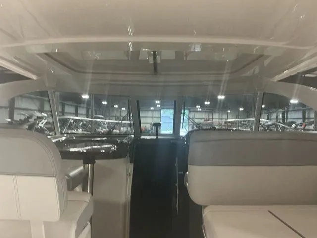 Slide: The Image of Tiara 31 TIARA 2018 - 32