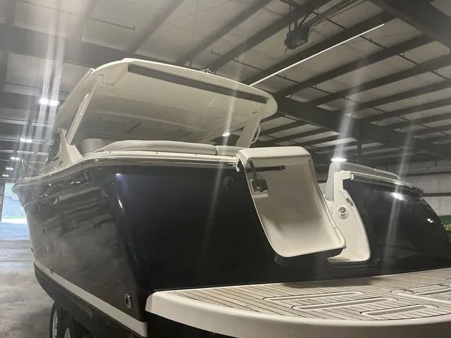 Slide: The Image of Tiara 31 TIARA 2018 - 4