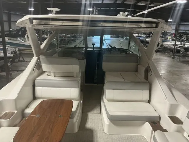 Slide: The Image of Tiara 31 TIARA 2018 - 5