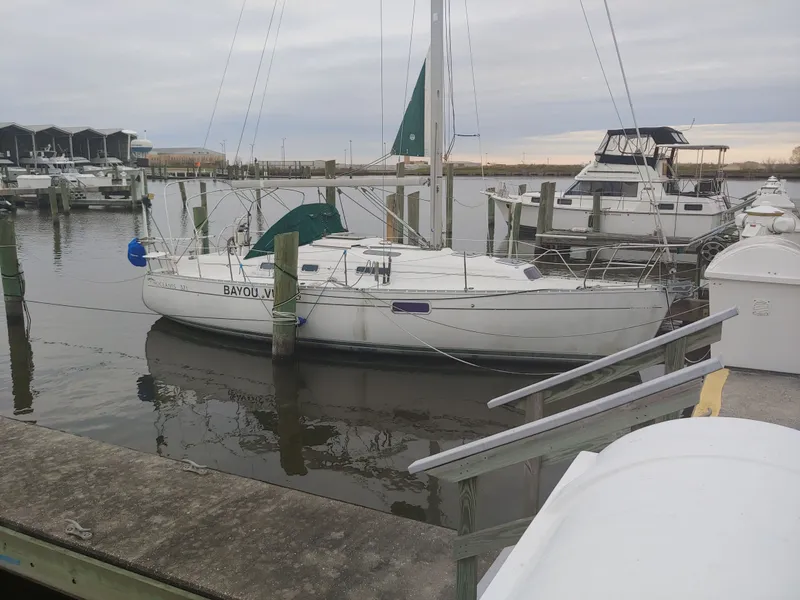 The Image of Beneteau Oceanus 321 1999 - 0