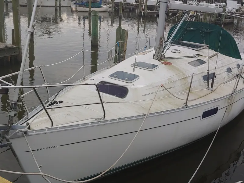 Slide: The Image of Beneteau Oceanus 321 1999 - 1