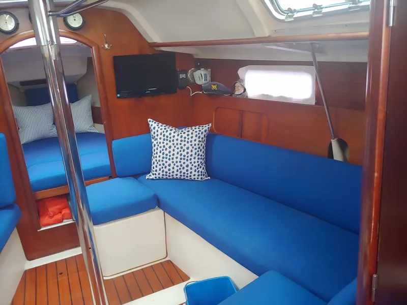 Slide: The Image of Beneteau Oceanus 321 1999 - 15