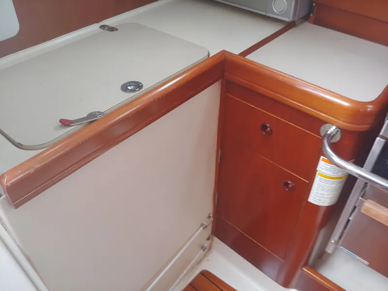 Slide: The Image of Beneteau Oceanus 321 1999 - 29