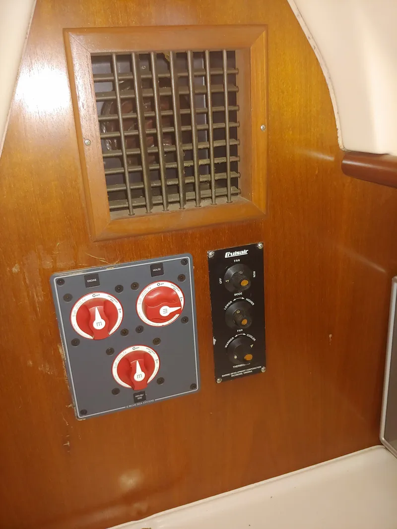 Slide: The Image of Beneteau Oceanus 321 1999 - 32