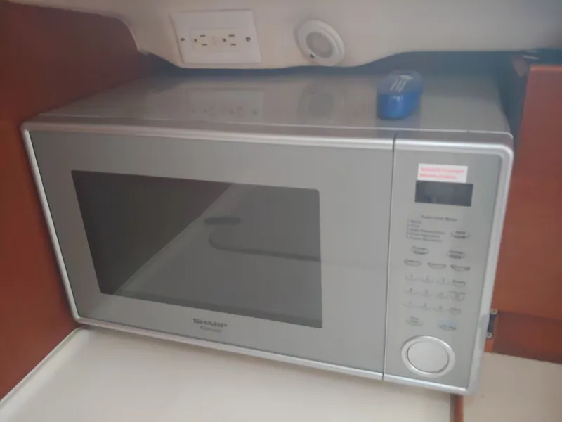 Slide: The Image of Beneteau Oceanus 321 1999 - 33