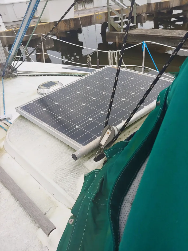 Slide: The Image of Beneteau Oceanus 321 1999 - 7