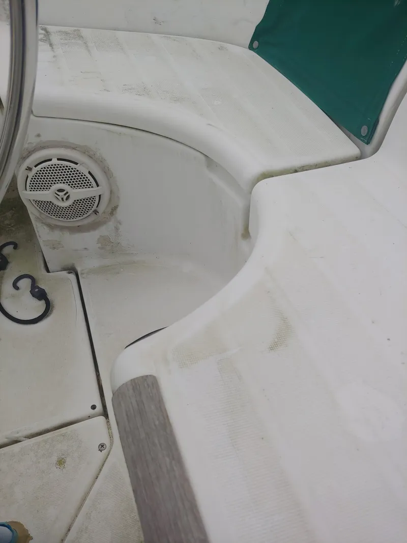 Slide: The Image of Beneteau Oceanus 321 1999 - 8