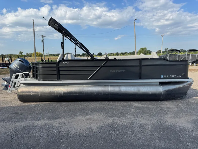 Slide: The Image of Crest 200 Pontoon with 115HP Yamaha Fourstroke EFI 2017 - 19