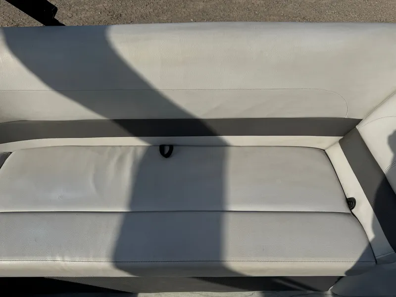 Slide: The Image of Crest 200 Pontoon with 115HP Yamaha Fourstroke EFI 2017 - 31