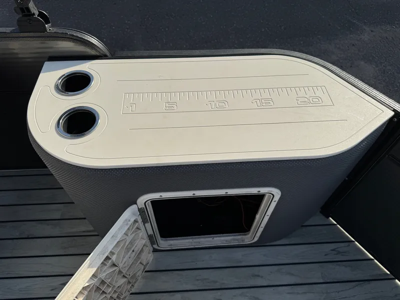 Slide: The Image of Crest 200 Pontoon with 115HP Yamaha Fourstroke EFI 2017 - 36