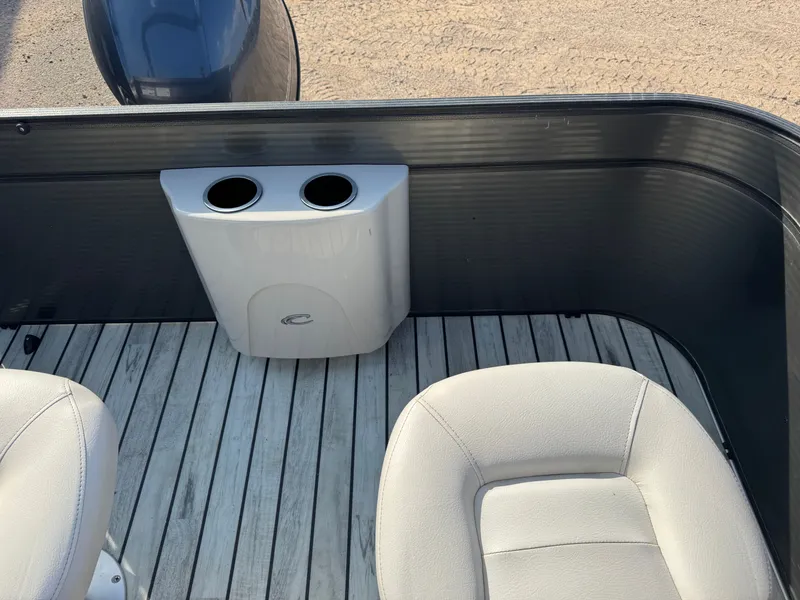 Slide: The Image of Crest 200 Pontoon with 115HP Yamaha Fourstroke EFI 2017 - 45