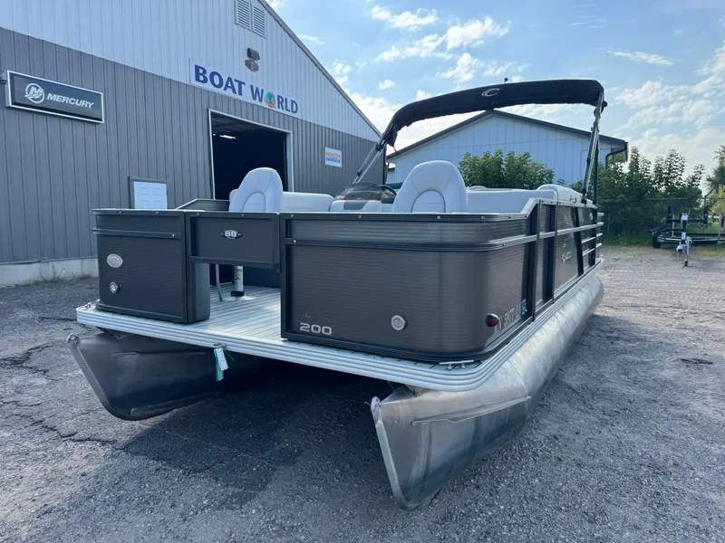 Slide: The Image of Crest 200 Pontoon with 115HP Yamaha Fourstroke EFI 2017 - 59