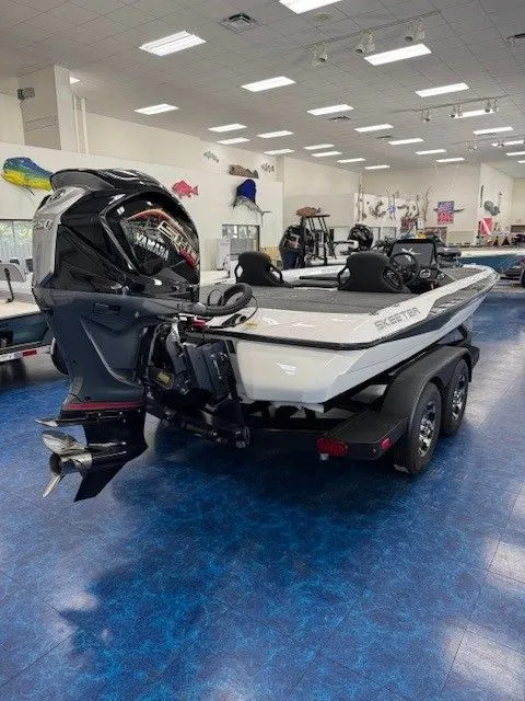 Slide: The Image of Skeeter ZXR20 SE 2026 - 10