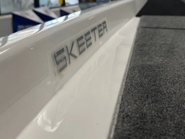 Slide: The Image of Skeeter ZXR20 SE 2026 - 11