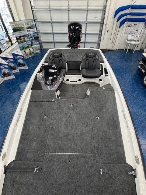 Slide: The Image of Skeeter ZXR20 SE 2026 - 12