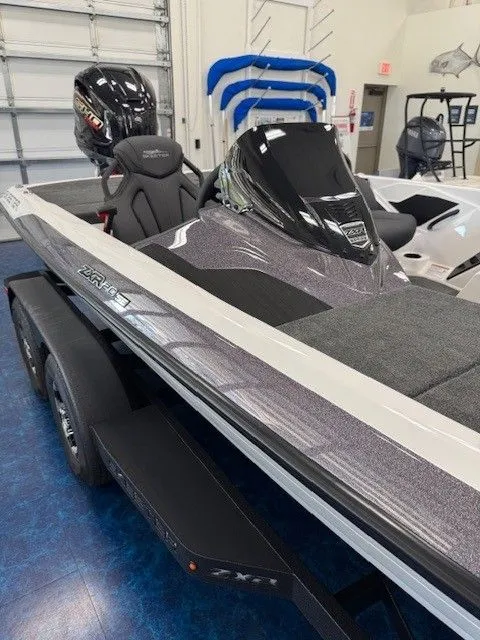 Slide: The Image of Skeeter ZXR20 SE 2026 - 15