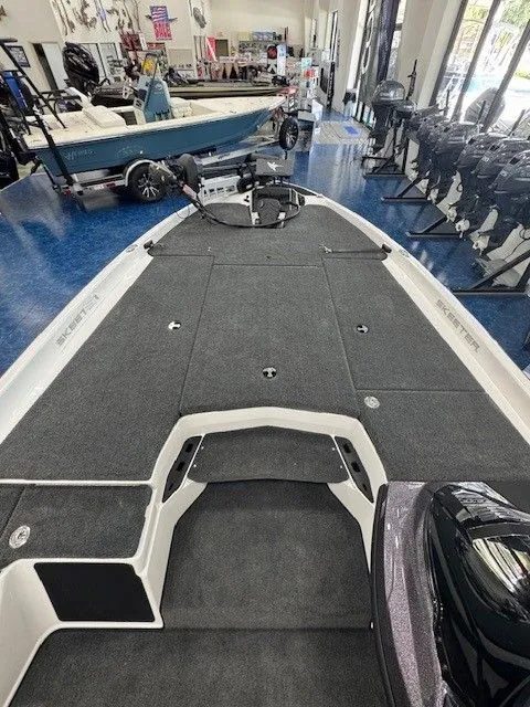 Slide: The Image of Skeeter ZXR20 SE 2026 - 21