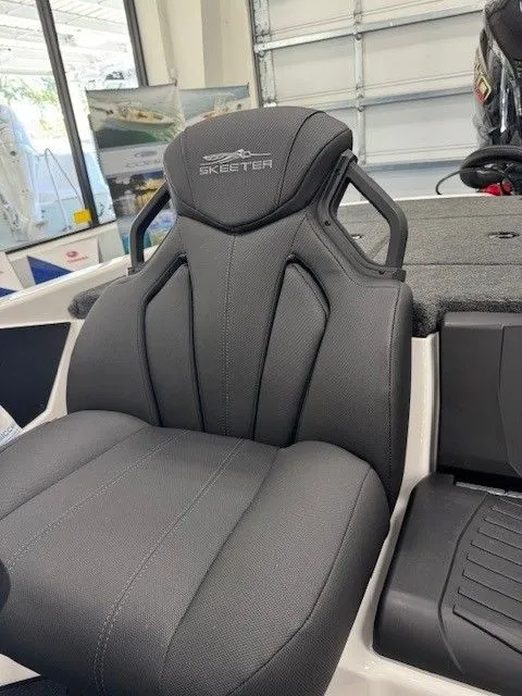 Slide: The Image of Skeeter ZXR20 SE 2026 - 26