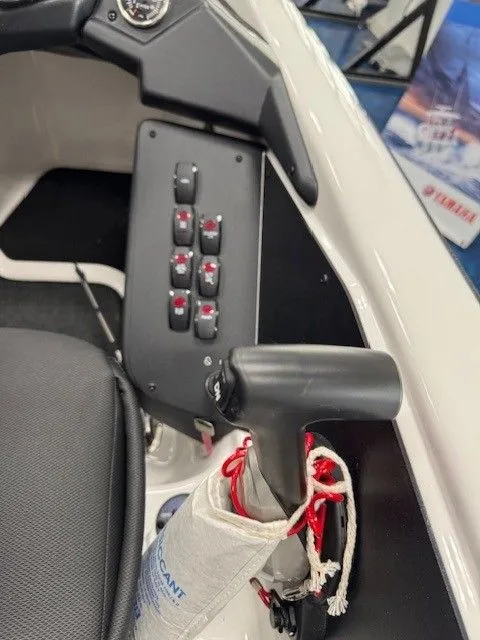 Slide: The Image of Skeeter ZXR20 SE 2026 - 48